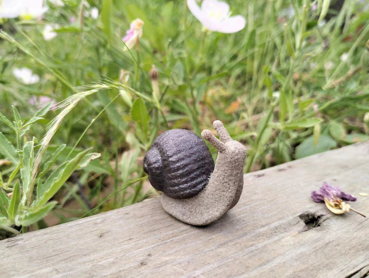 Ceramic Mini Snail Garden Decor