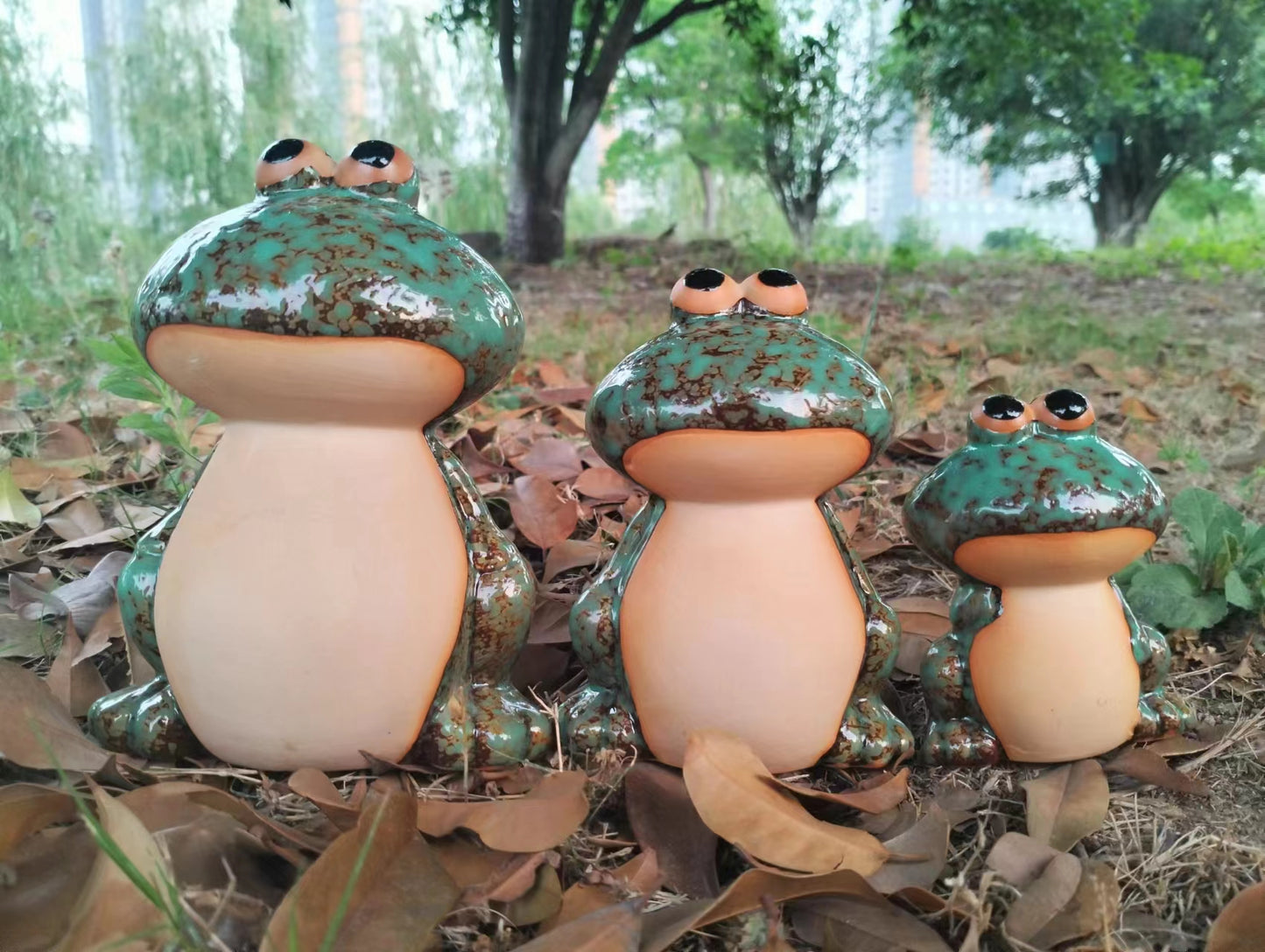 Ceramic Frog Family Garden Decor