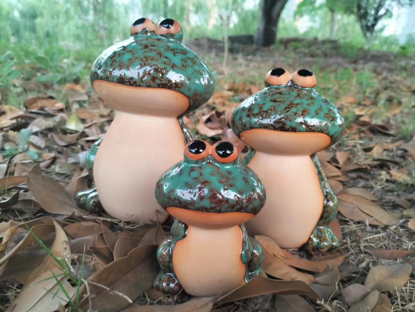 Ceramic Frog Family Garden Decor