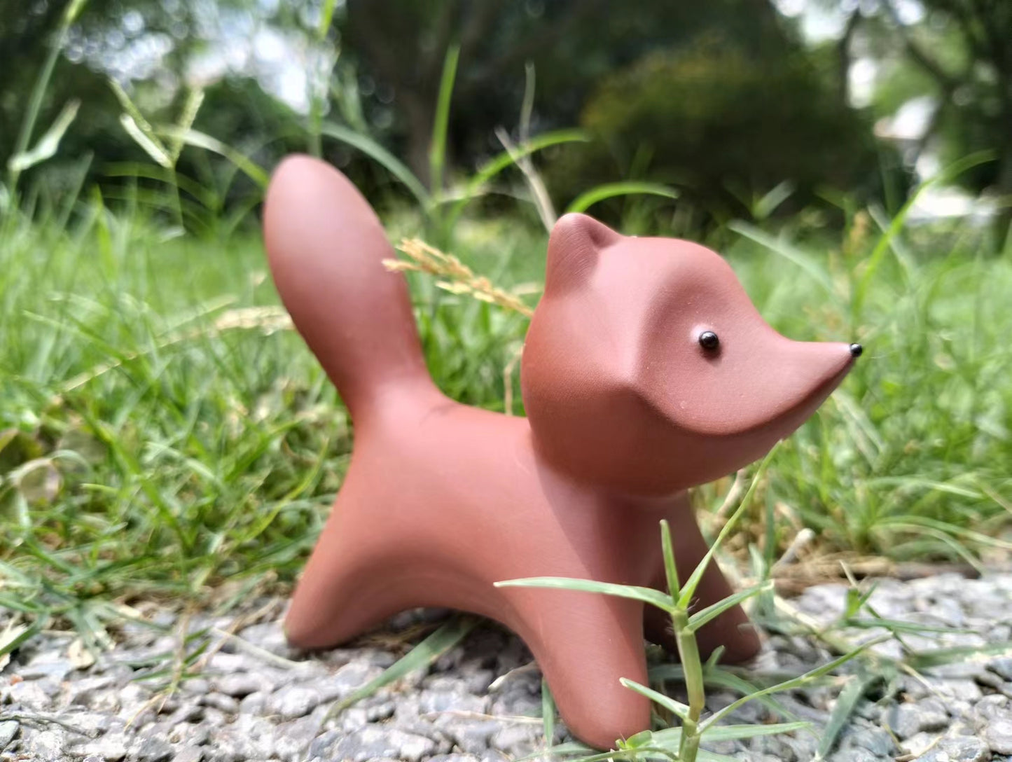 Red Porcelain Teapet Fox